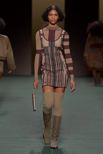 Look 57